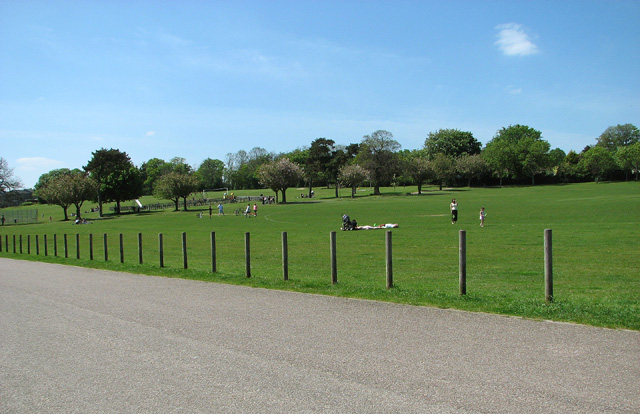 Normanston park%2c lowestoft - geograph.org.uk - 3480091